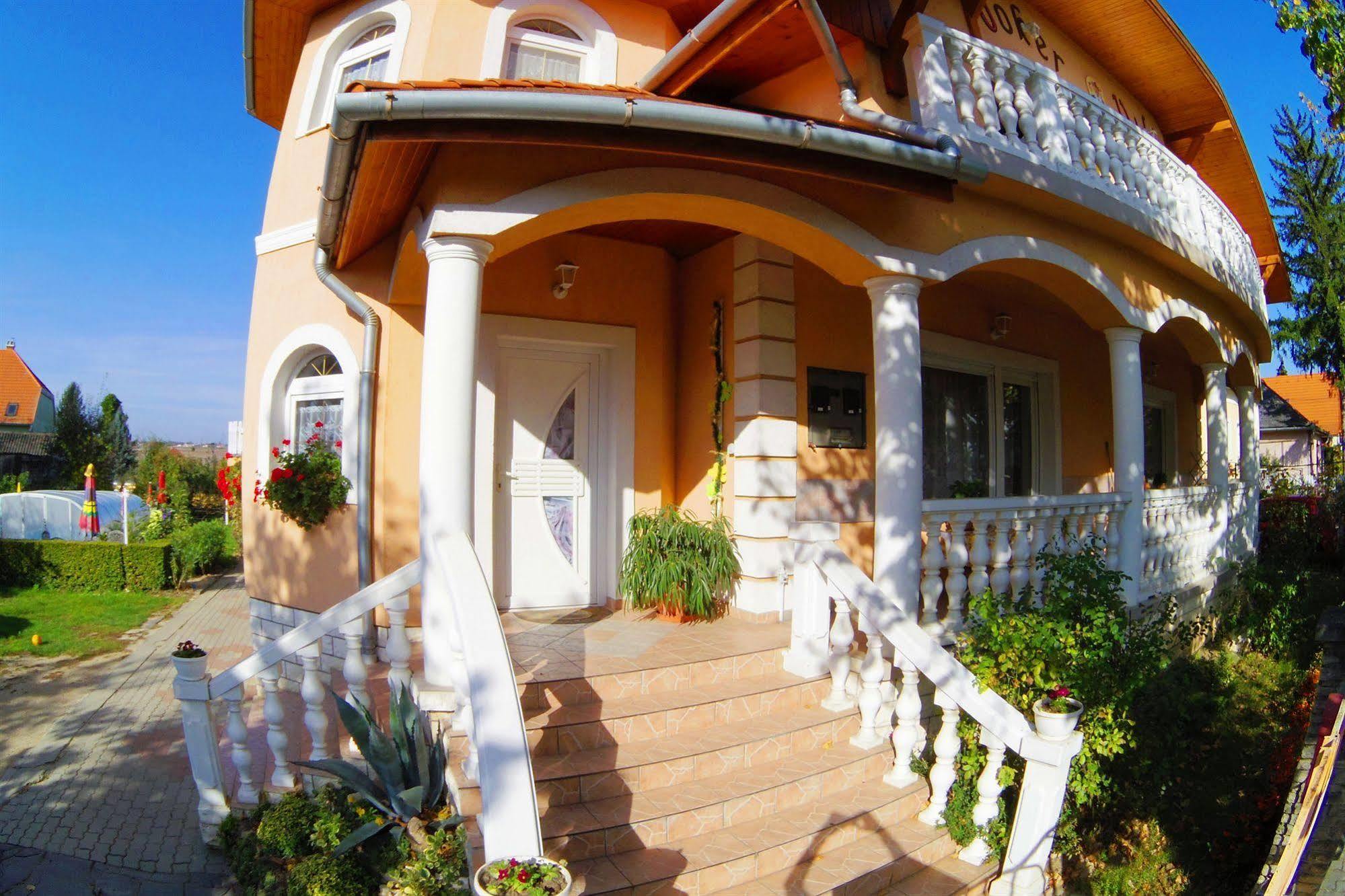 Joker Villa Apartmanhaus Heviz Exterior photo